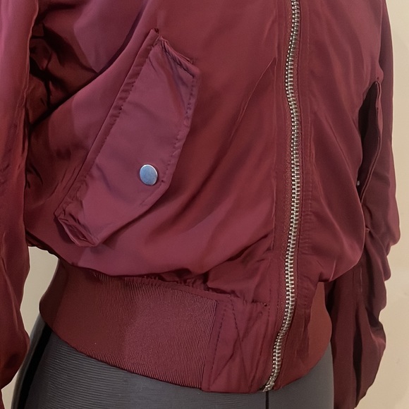 H&M Divided Burgundy Bomber Jacket Size 4 - Picture 3 of 16